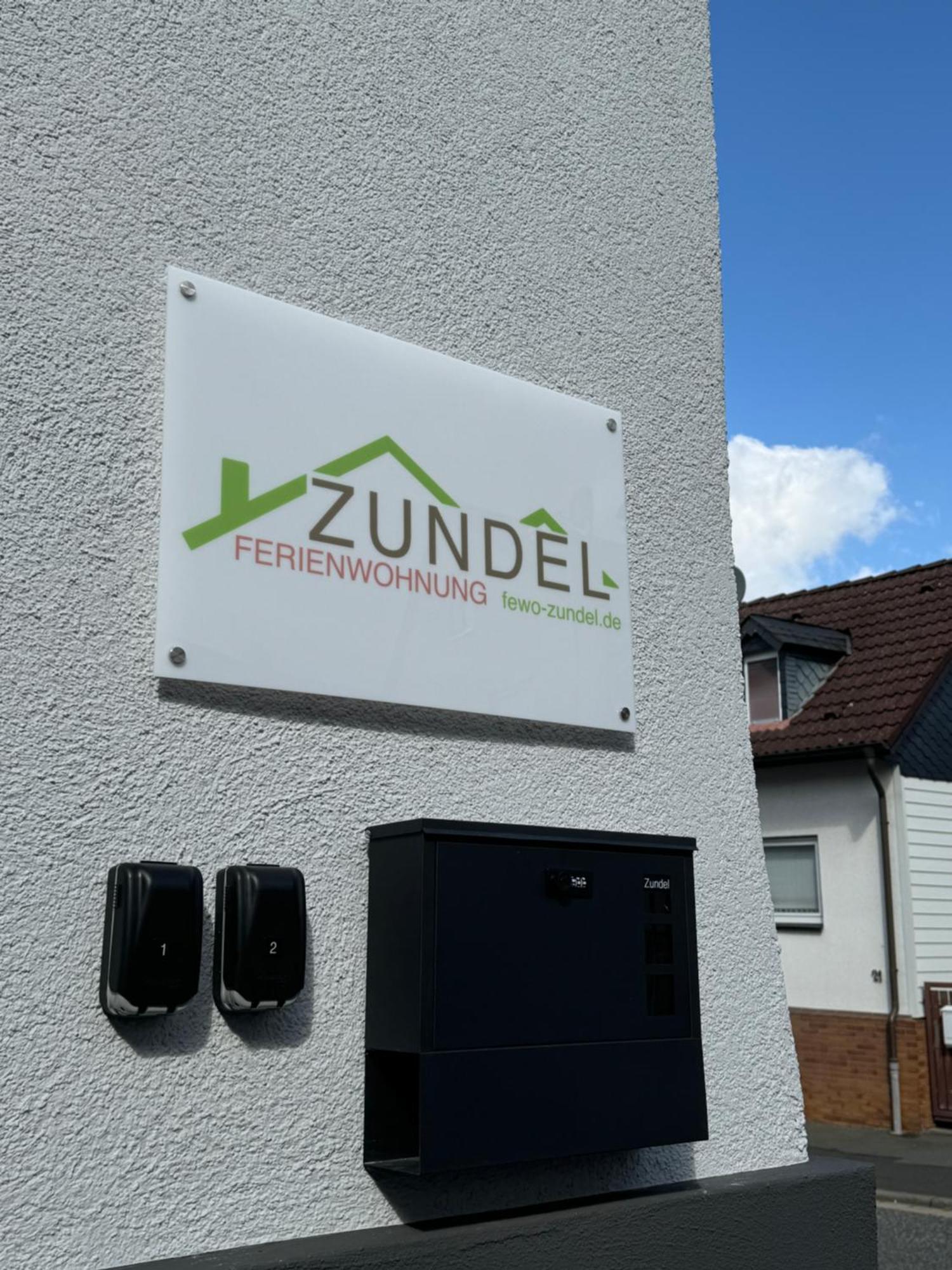 Zundel *